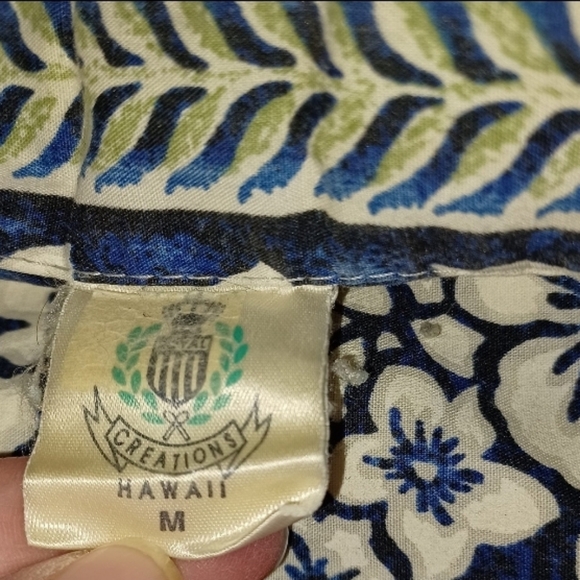 2 Vintage Men's Hawaiian Shirts Made in Hawaii Blue & Red men's M - Picture 9 of 12